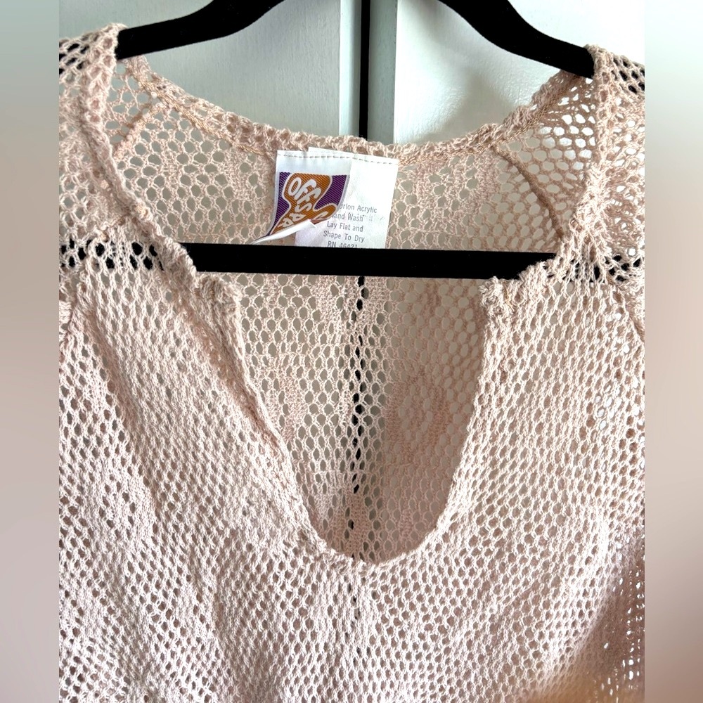 Vintage 70s Crochet V-Neck Top - Picture 7 of 11